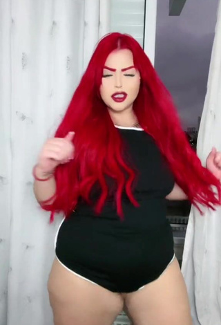 Hottest Alexia Tamira Shows Butt while Twerking