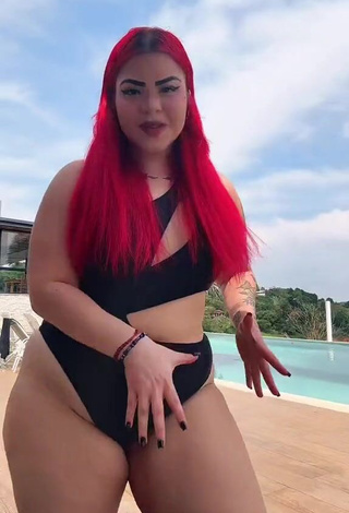 2. Hottie Alexia Tamira Shows Butt while Twerking