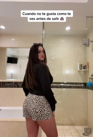 5. Beautiful Ama Blitz Shows Cleavage in Sexy Black Crop Top