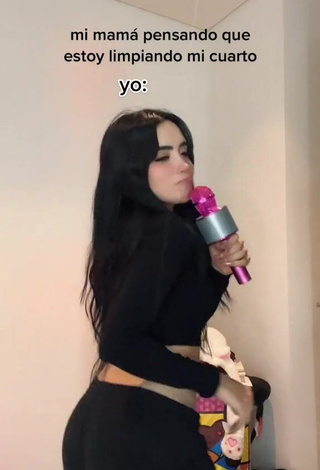 5. Amaranta Venegas Looks Sweetie in Black Crop Top while Twerking