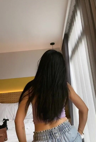 6. Adorable Amaranta Venegas in Seductive Violet Crop Top while Twerking