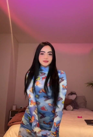 2. Hot Amaranta Venegas in Dress while Twerking