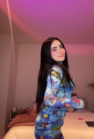 3. Hot Amaranta Venegas in Dress while Twerking