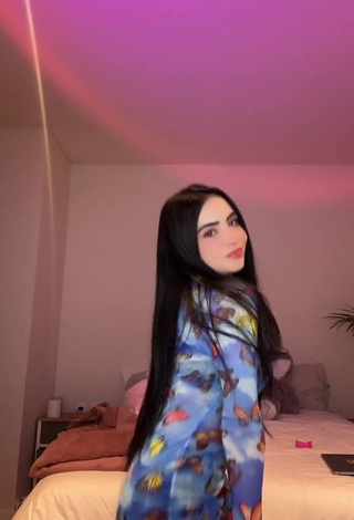 4. Hot Amaranta Venegas in Dress while Twerking