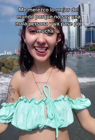 2. Beautiful Amara Que Linda Shows Cleavage in Sexy Turquoise Bikini at the Beach
