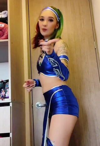 3. Sexy Amara Que Linda Shows Cosplay