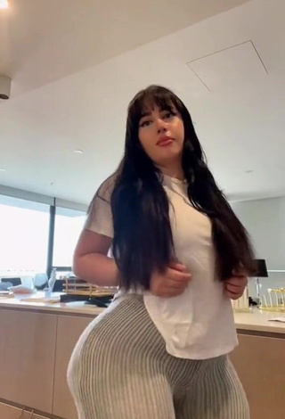 4. Amazing ameliasoforeign in Hot White Top