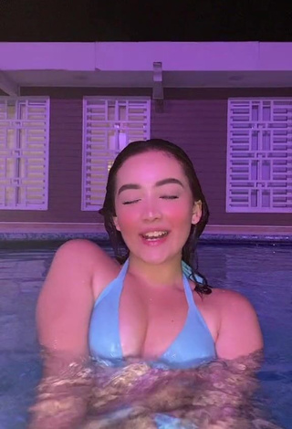 6. Sexy Ana Eusse Maria Shows Cleavage in Blue Bikini Top at the Swimming Pool