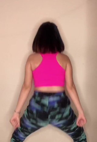 3. andysistar407 is Showing Lovely Butt while Twerking