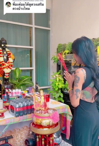 3. Hot Atom Tattapol Shows Cleavage in Black Overall
