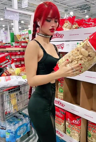 3. Hot Bella Dueñas Shows Cleavage in Overall