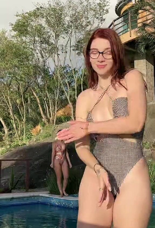 2. Hot Cibelly Ferreira Shows Butt