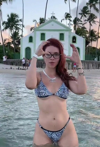 3. Sexy Cibelly Ferreira Shows Butt in the Sea