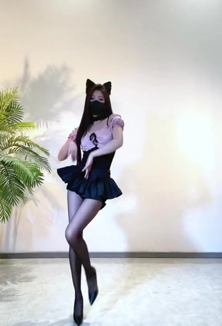 3. Sweet Han Qui Shows Cosplay