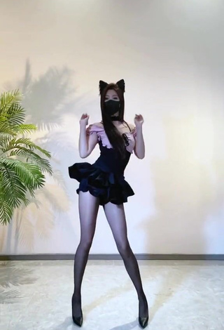 5. Sweet Han Qui Shows Cosplay