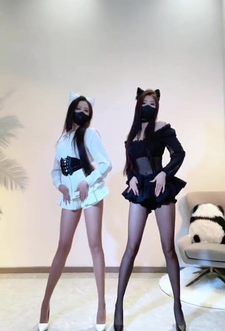 4. Sweetie Han Qui Shows Cosplay