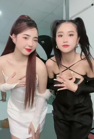 Sexy Cindy Diễm Mii Shows Cleavage in White Dress