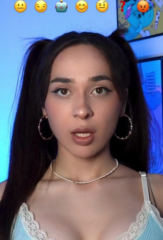 3. Lovely Elsarca Shows Cleavage