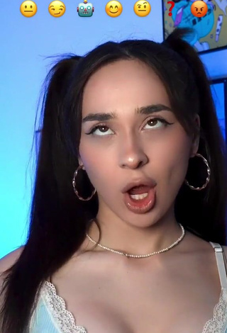 6. Lovely Elsarca Shows Cleavage