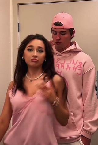 3. Cute Elsarca Shows Cleavage in Pink Dress