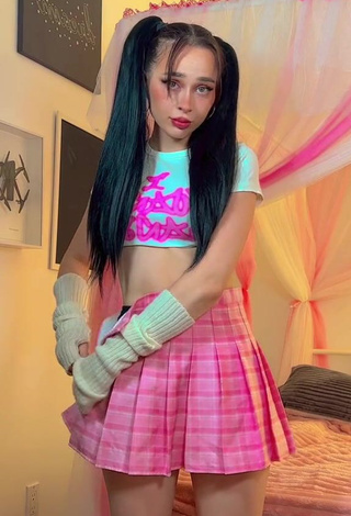2. Pretty Elsarca in Crop Top
