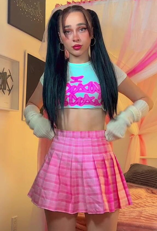 4. Pretty Elsarca in Crop Top