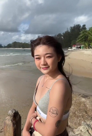 Sexy eunicetjoaa Shows Cleavage in Sport Bra at the Beach