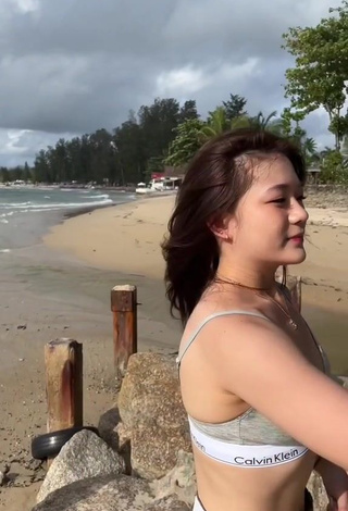 3. Sexy eunicetjoaa Shows Cleavage in Sport Bra at the Beach