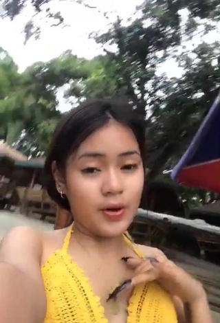 3. Eya Borja is Showing Sweetie Cleavage