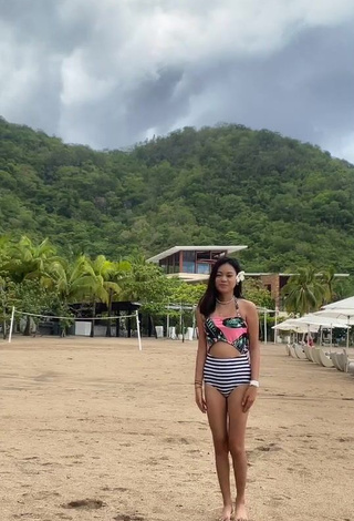 5. Cute Eya Borja Shows Cleavage in Swimsuit