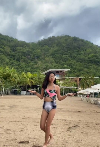 6. Cute Eya Borja Shows Cleavage in Swimsuit