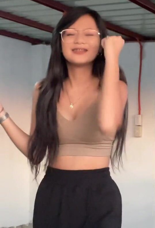 6. Magnificent Eya Borja Shows Cleavage in Beige Crop Top