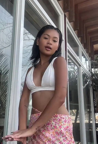 2. Amazing Eya Borja Shows Cleavage in Hot White Bikini Top