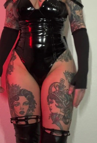 5. Pretty Heidi Lavon Shows Cosplay