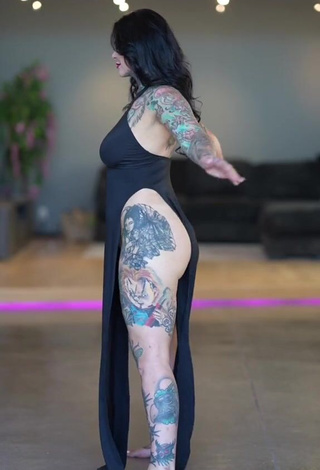 4. Breathtaking Heidi Lavon in Black Dress