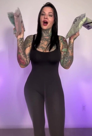 Fine Heidi Lavon Shows Butt