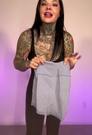 3. Fine Heidi Lavon Shows Butt