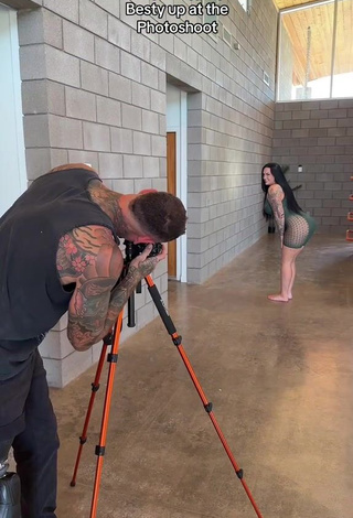 3. Seductive Heidi Lavon Shows Cleavage in Yellow Dress Braless