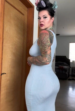 5. Heidi Lavon Shows her Appealing Butt without Bra