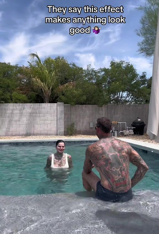 Beautiful Heidi Lavon Shows Nipples at the Swimming Pool