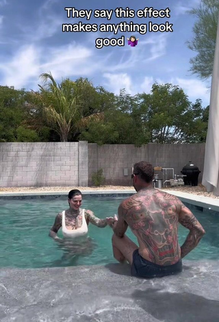 3. Beautiful Heidi Lavon Shows Nipples at the Swimming Pool