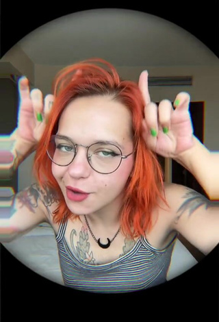 6. Sexy Hurona Rolera Shows Nipples No Bra