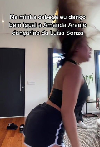 5. Ingrid Ohara Shows Cleavage in Sweet Black Crop Top while Twerking