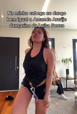 6. Ingrid Ohara Shows Cleavage in Sweet Black Crop Top while Twerking
