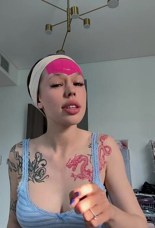 Breathtaking Instasamka Shows Nipples without Brassiere