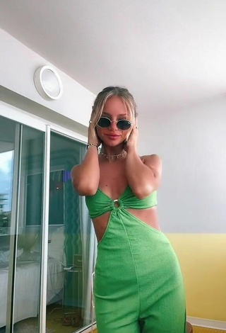 4. Sexy Kiara.amt in Green Overall