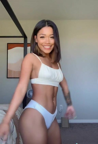 5. Sexy Leilani Green in White Bikini