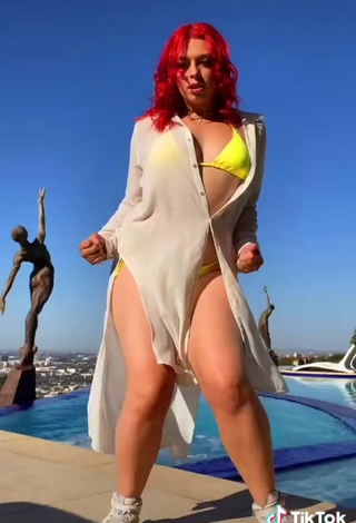 5. Sexy Lexi Nitz in Yellow Bikini at the Pool