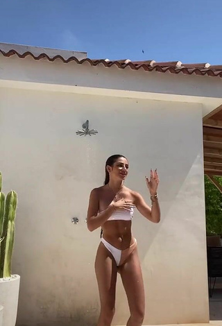 4. Sexy Lola Moreno Marco in Bikini