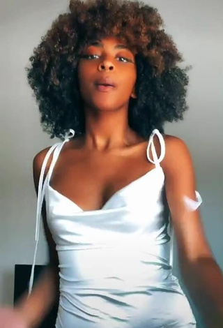 2. Sexy Luana Santos in Grey Dress